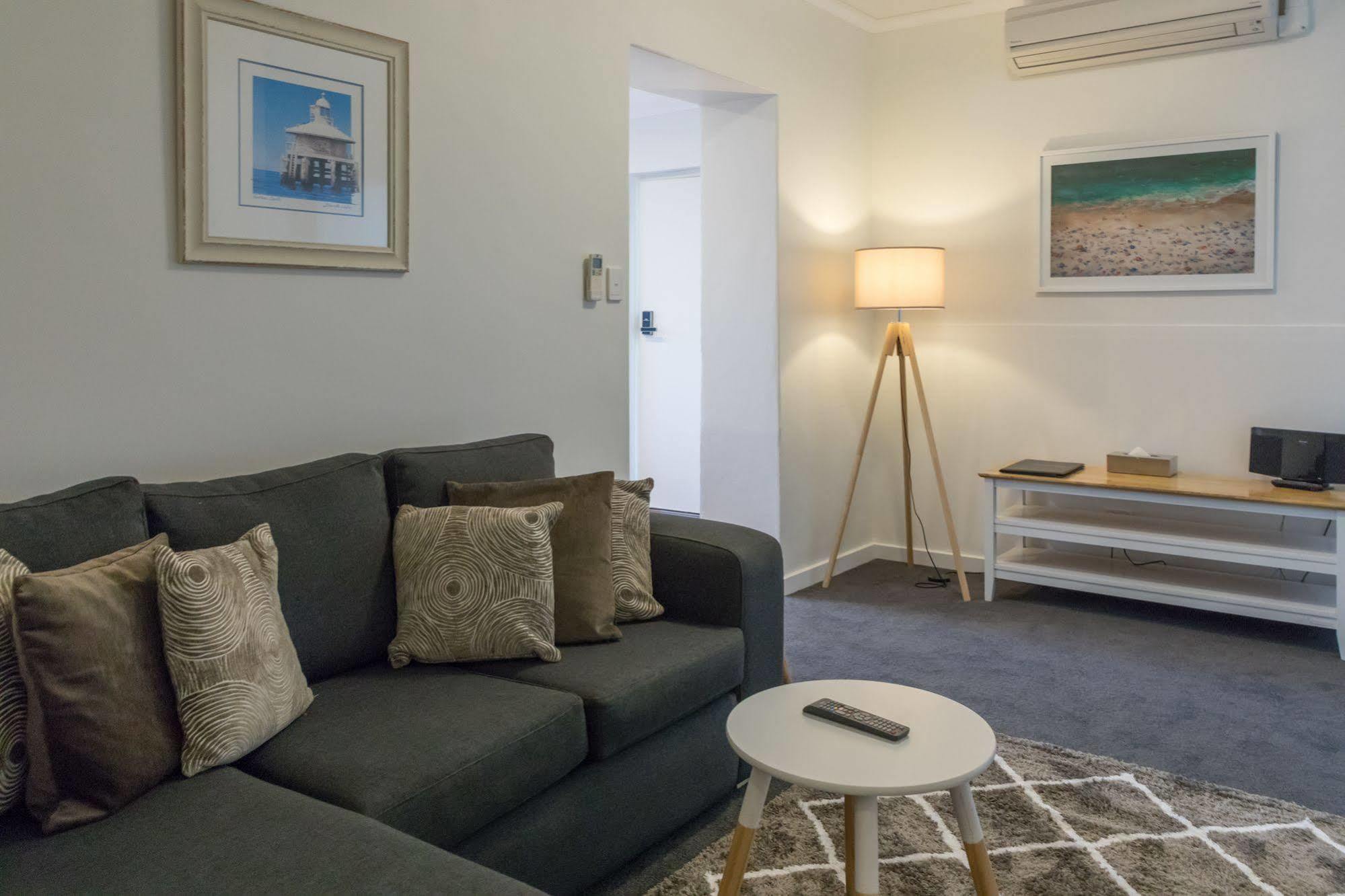 Bay 10 - Suites And Apartments Port Lincoln Buitenkant foto