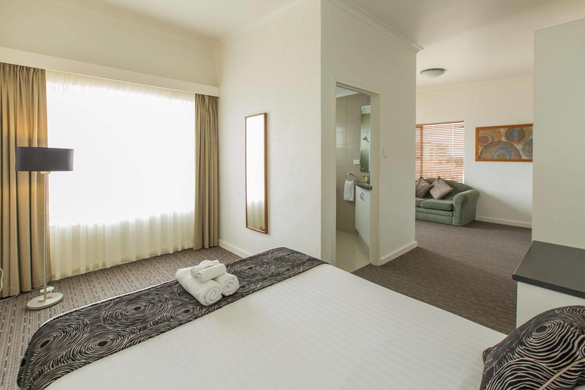 Bay 10 - Suites And Apartments Port Lincoln Buitenkant foto