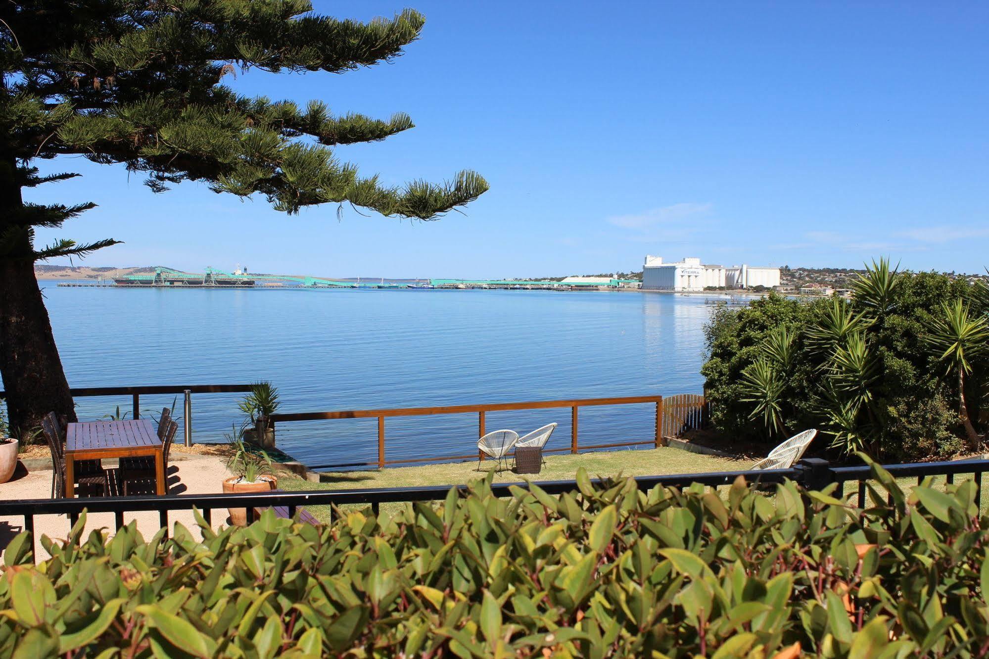 Bay 10 - Suites And Apartments Port Lincoln Buitenkant foto